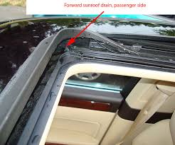 Sunroof drain pipe